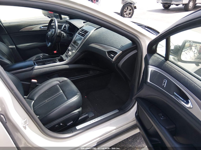 2019 LINCOLN MKZ HYBRID auction photo 5