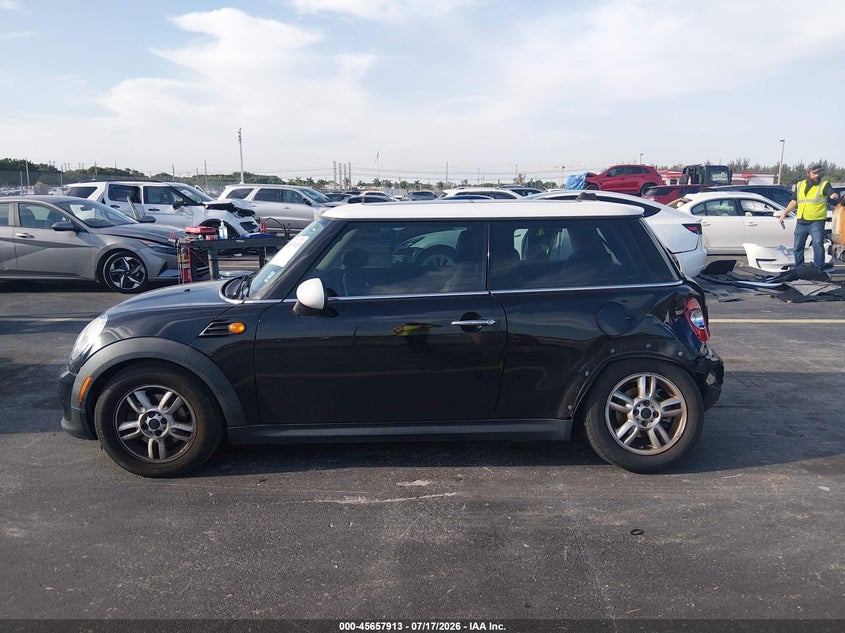 2013 Mini Hardtop Cooper VIN: WMWSU3C59DT544603 Lot: 45657913