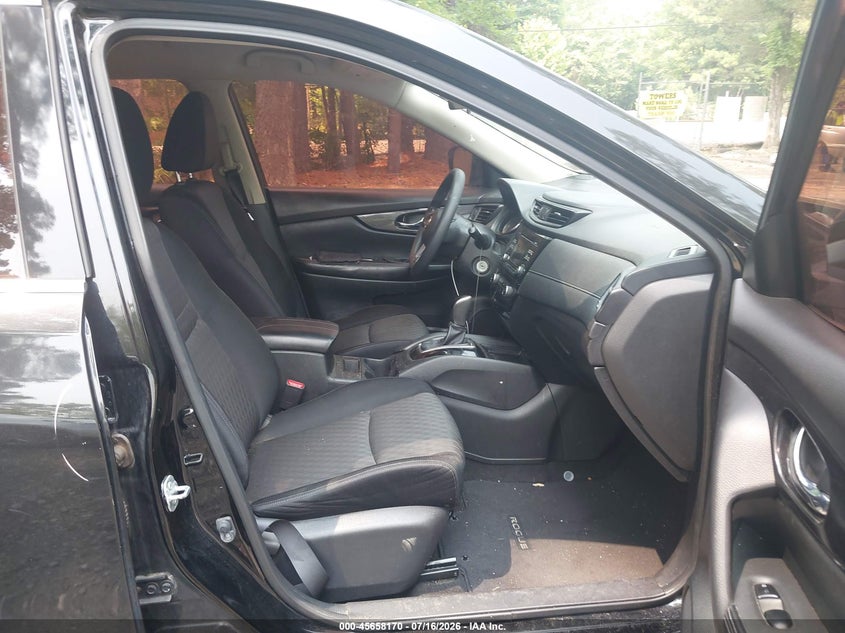 2017 NISSAN ROGUE auction photo 5