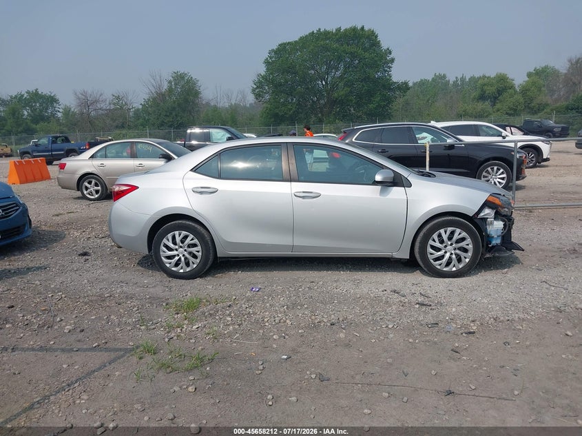 TOYOTA COROLLA - zdjęcie 14