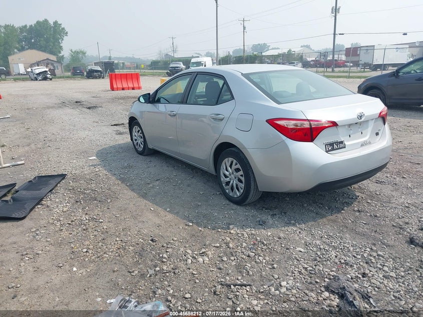 TOYOTA COROLLA - zdjęcie 3