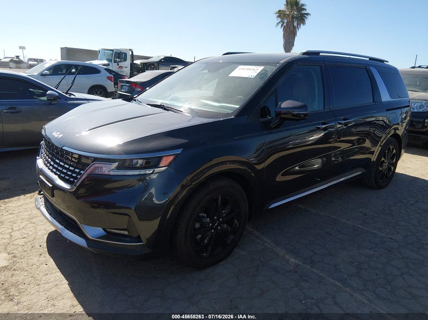 2024 KIA CARNIVAL MPV auction photo 2