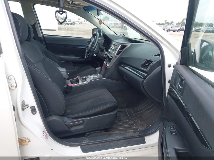 2013 SUBARU LEGACY auction photo 5
