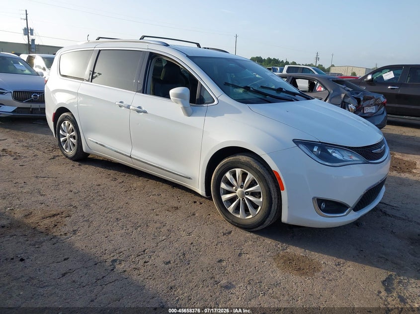 Vin: 2c4rc1bg4kr730484, lot: 46156948, chrysler pacifica touring l 2019 img_1