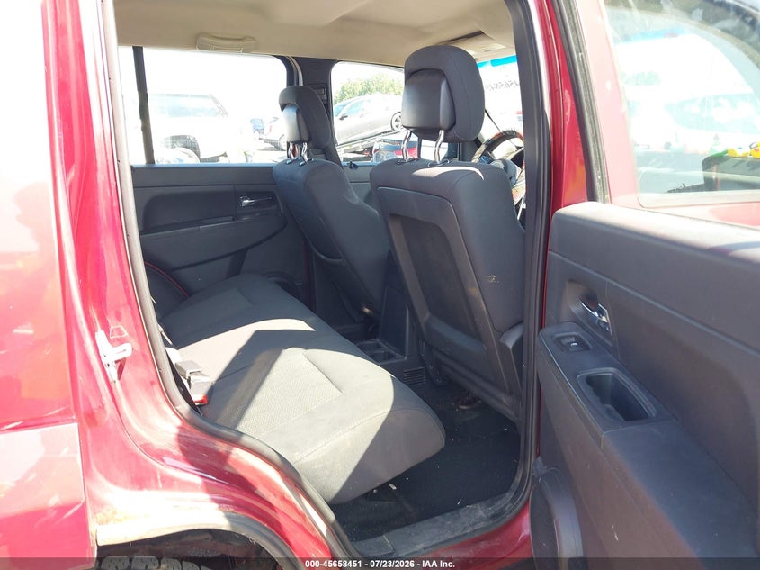 2011 JEEP LIBERTY auction photo 8