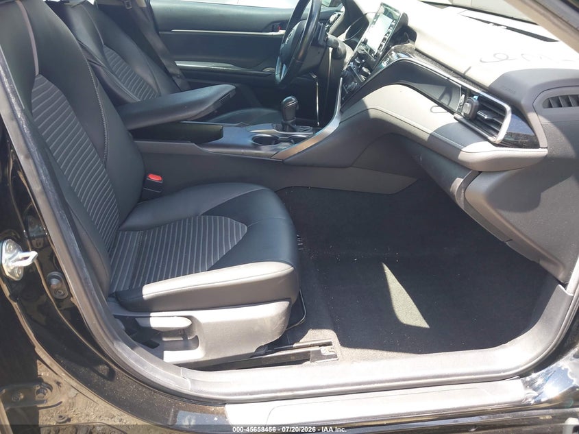 TOYOTA CAMRY - zdjęcie 5
