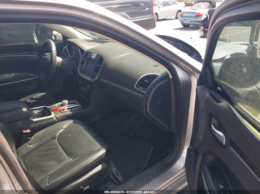 2017 CHRYSLER 300 auction photo 5