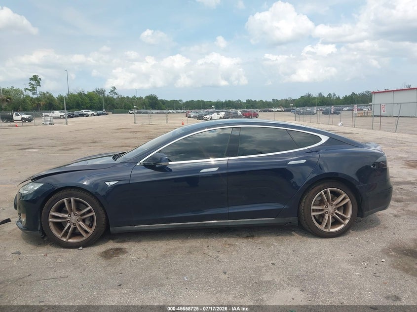 2013 Tesla Model S VIN: 5YJSA1AG8DFP11654 Lot: 45658725