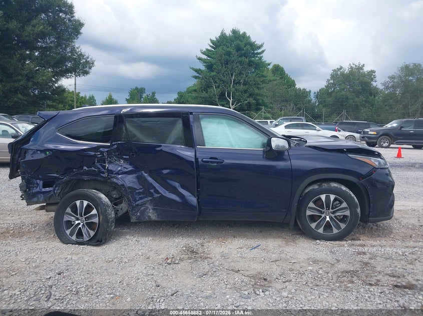 TOYOTA HIGHLANDER - zdjęcie 13