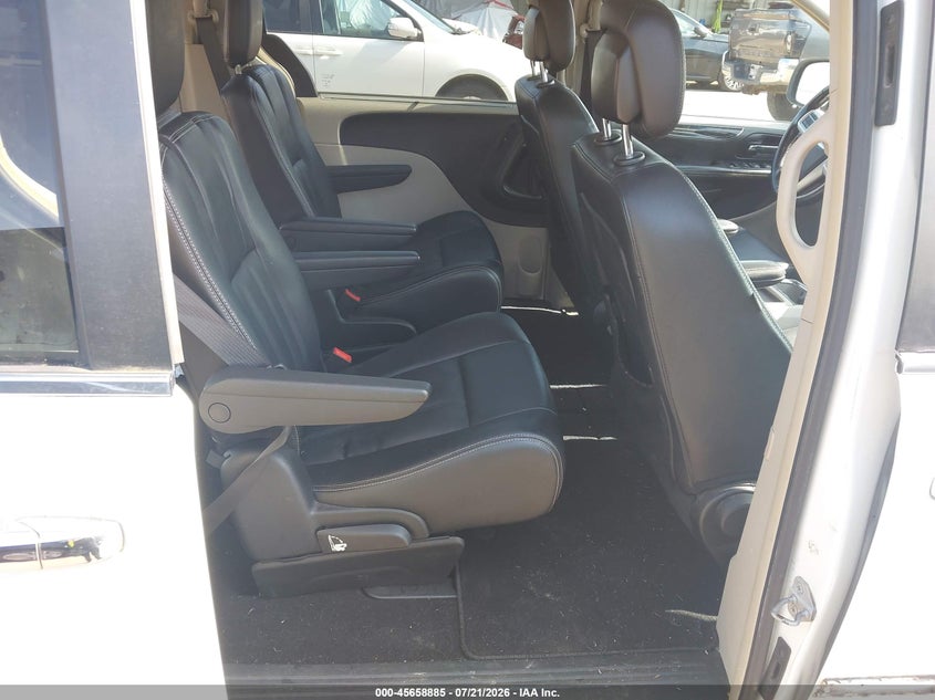 2015 Chrysler Town & Country Touring VIN: 2C4RC1BG9FR676184 Lot: 45658885