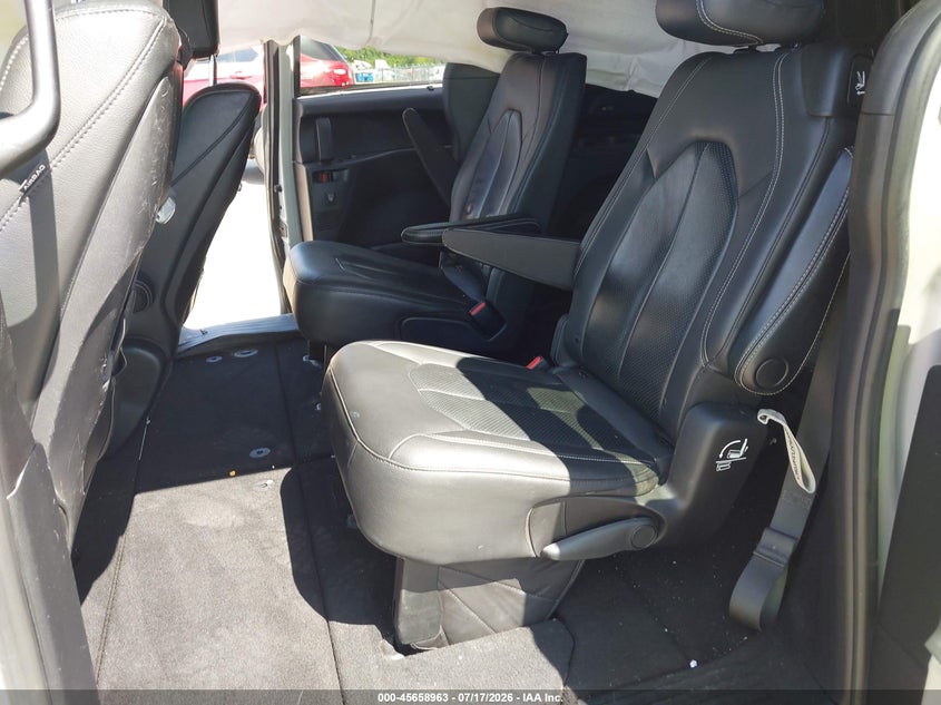 2019 CHRYSLER PACIFICA auction photo 8