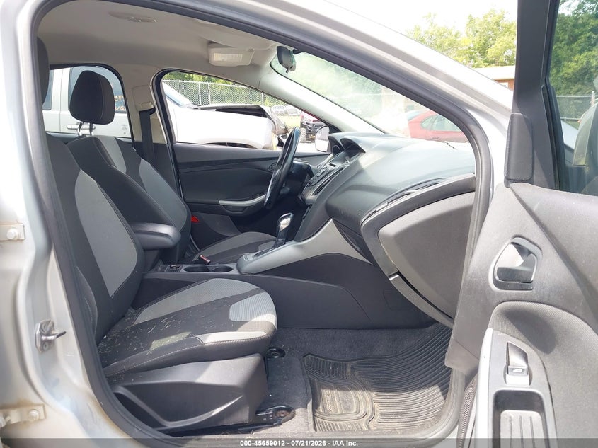 2012 FORD FOCUS auction photo 5