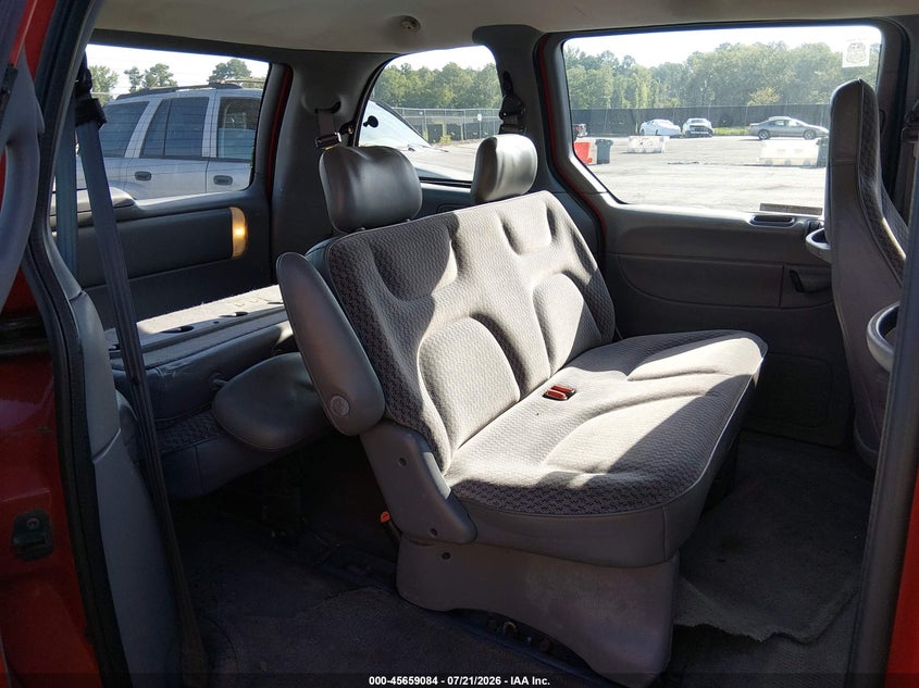 2000 Dodge Caravan VIN: 2B4GP25R3YR826983 Lot: 45659084