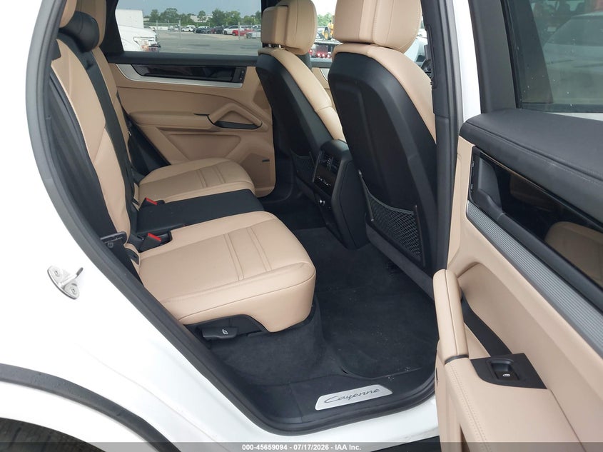 2024 PORSCHE CAYENNE auction photo 8
