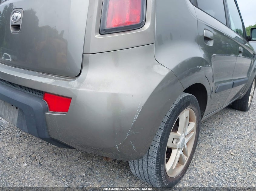 2010 Kia Soul + VIN: KNDJT2A25A7046603 Lot: 45659096