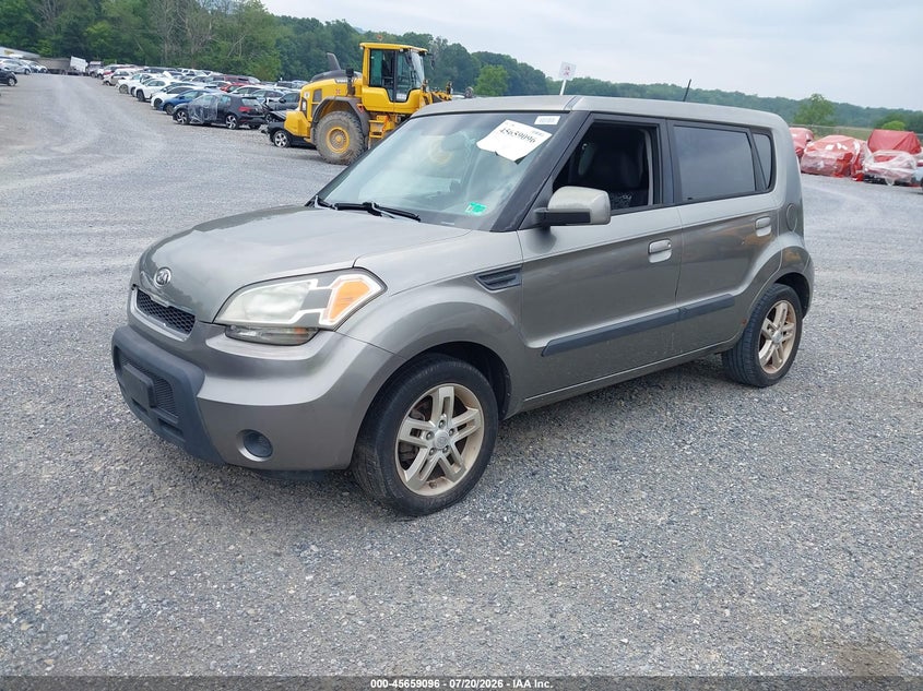 KNDJT2A25A7046603 2010 Kia Soul + photo 1