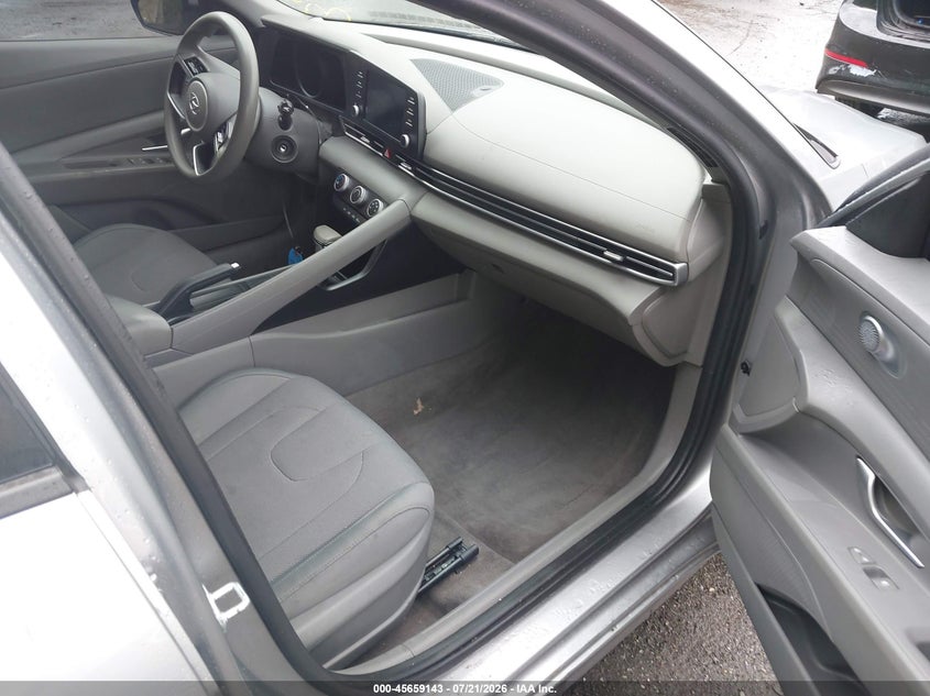 2021 HYUNDAI ELANTRA auction photo 5