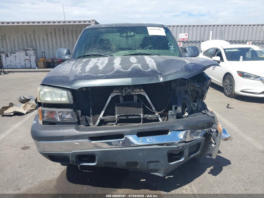 2004 CHEVROLET SILVERADO PICKUP 5.3L V-8 295HP