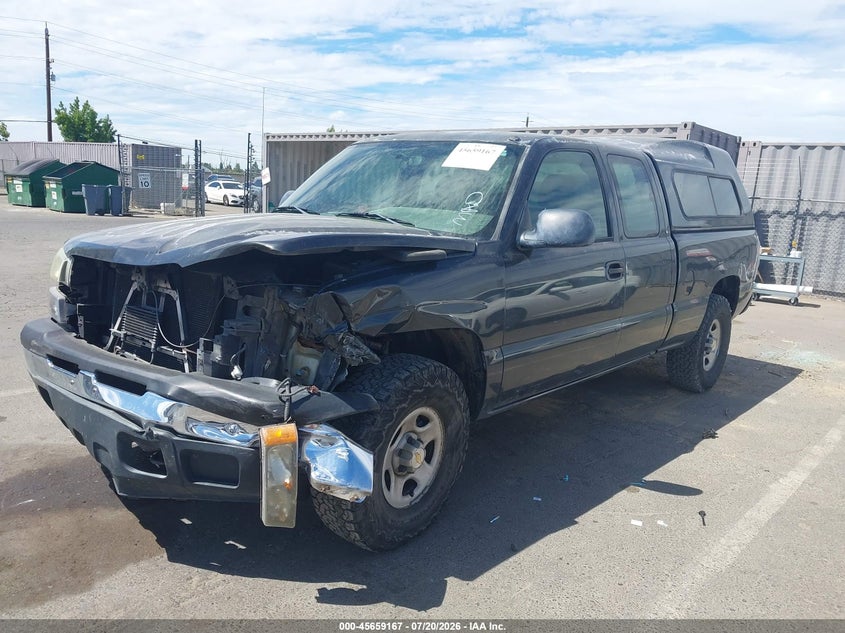 2004 Chevrolet Silverado, Front End, IAAI, VIN 2GCEK19T141409640 — photo 2