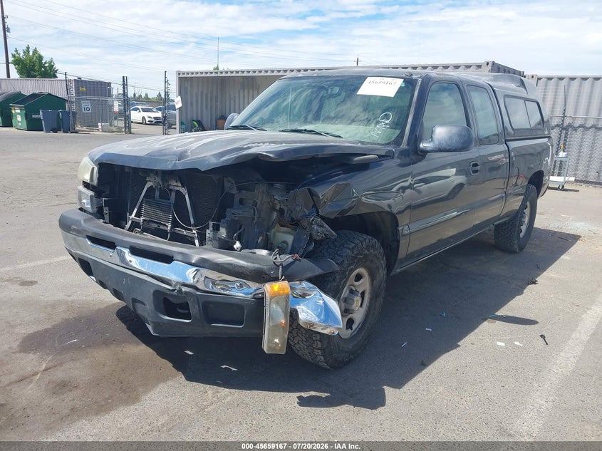 2004 CHEVROLET SILVERADO PICKUP 5.3L V-8 295HP