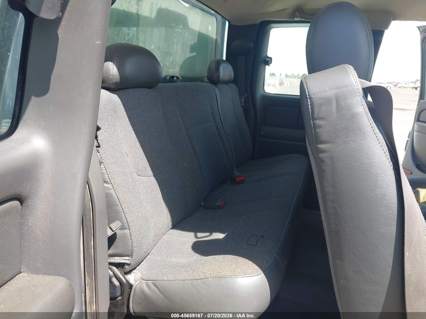 2004 CHEVROLET SILVERADO PICKUP 5.3L V-8 295HP