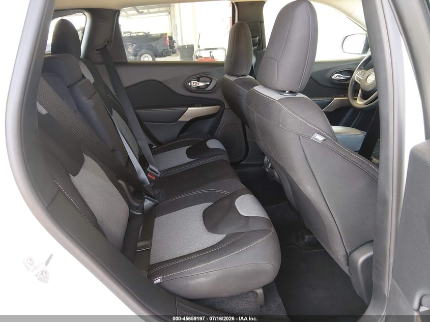 2018 JEEP CHEROKEE auction photo 8