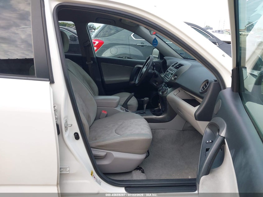 2012 TOYOTA RAV4 auction photo 5