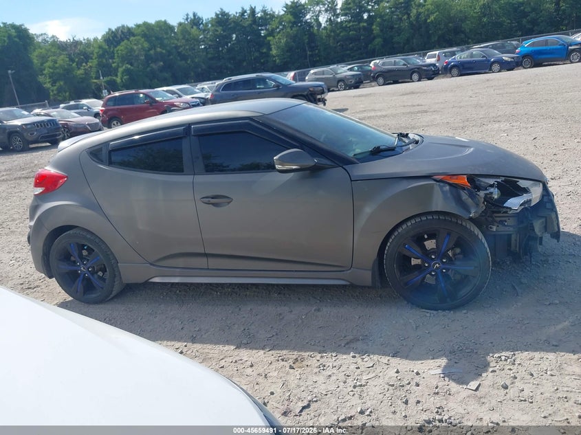 2013 Hyundai Veloster Turbo W/Blue VIN: KMHTC6AE3DU172504 Lot: 45659491