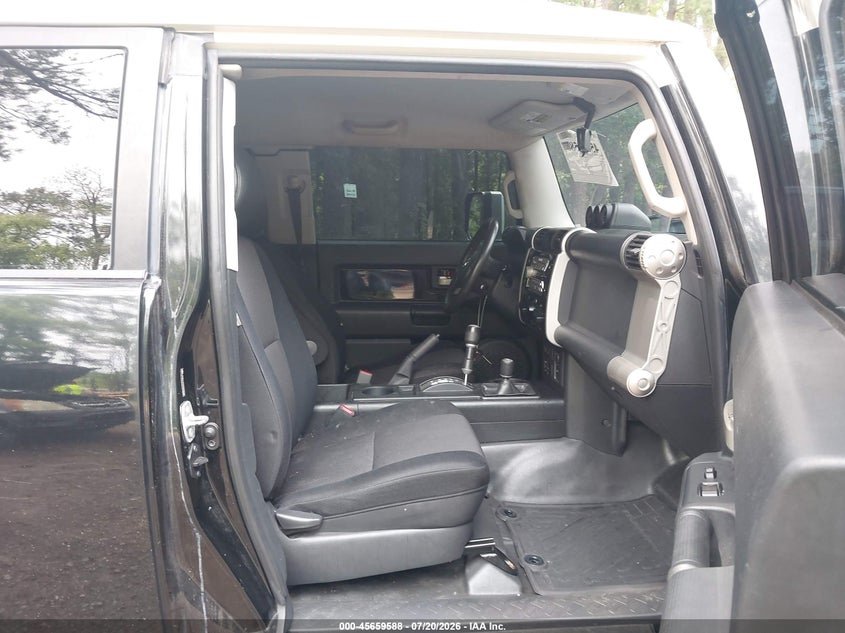 2007 TOYOTA FJ CRUISER auction photo 5