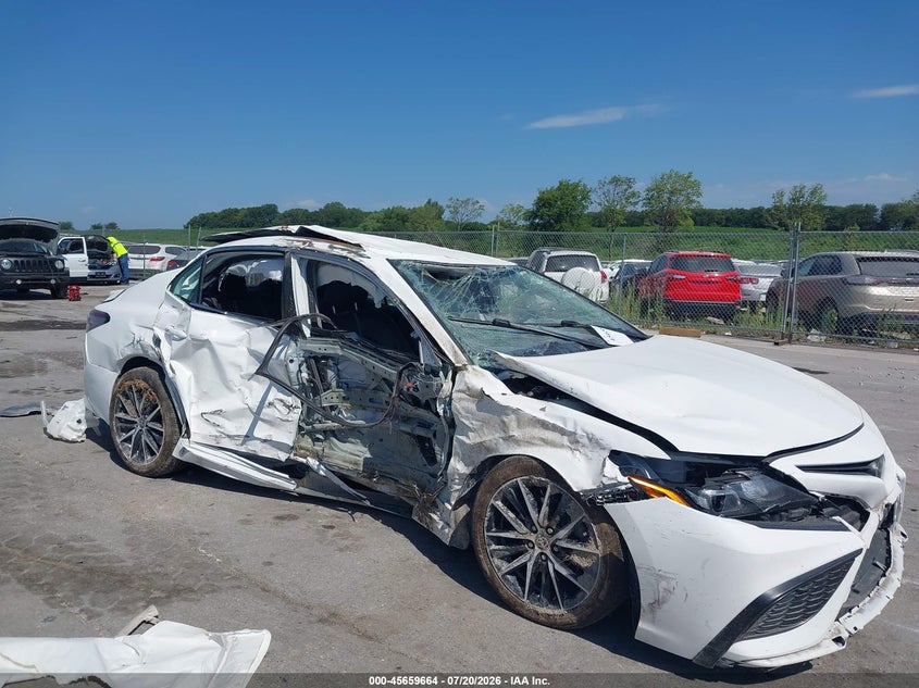 2023 TOYOTA CAMRY auction photo 6