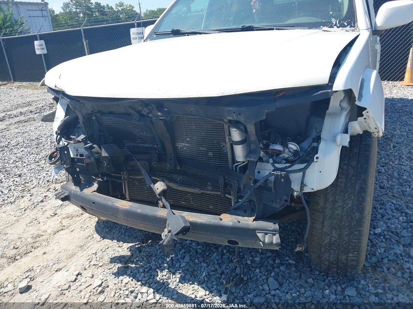 2013 NISSAN FRONTIER auction photo 6