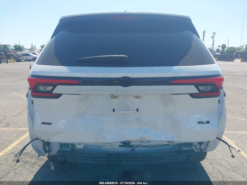 2024 TOYOTA GRAND HIGHLANDER auction photo 6