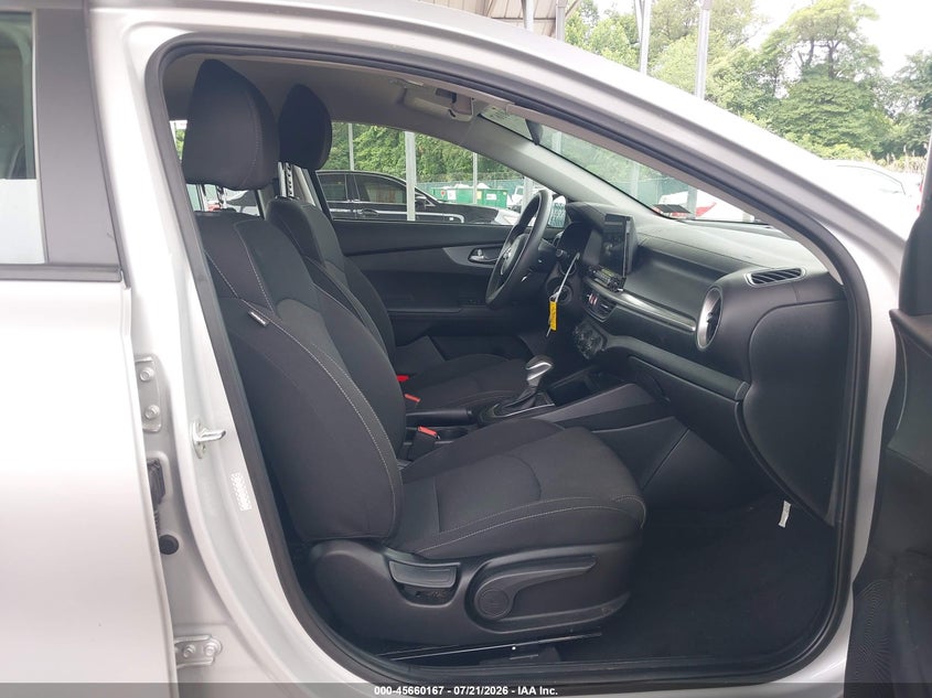2021 Kia Forte Lxs VIN: 3KPF24AD4ME326572 Lot: 45660167
