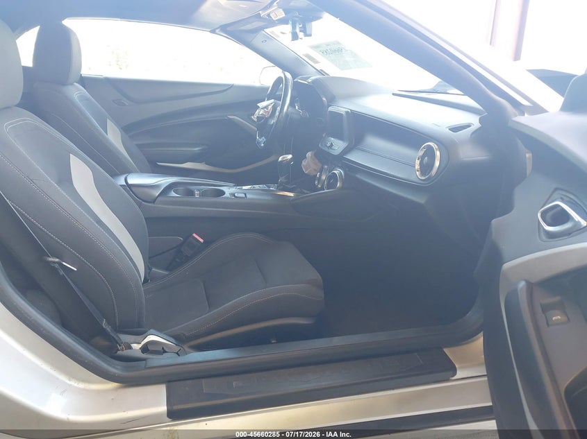 2019 CHEVROLET CAMARO auction photo 5