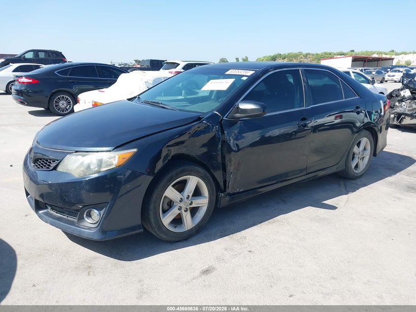 2014 Toyota Camry, Left Front, IAAI, VIN 4T1BF1FK2EU782853 — photo 2