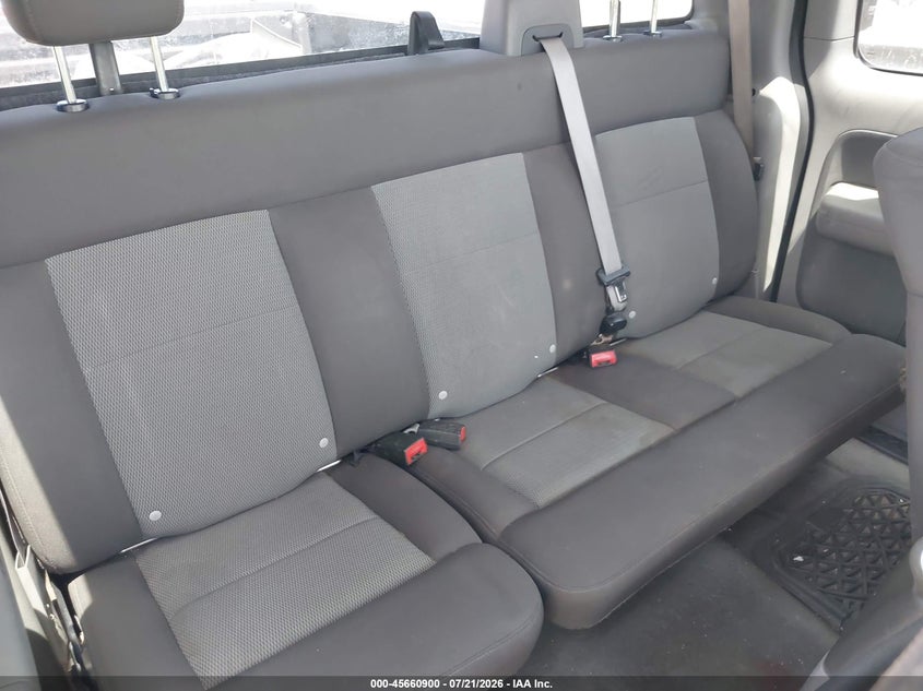2004 Ford F-150 Lariat/Xl/Xlt VIN: 1FTPX12504NC61940 Lot: 45660900
