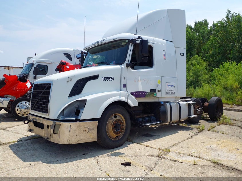 2012 VOLVO VN auction photo 2