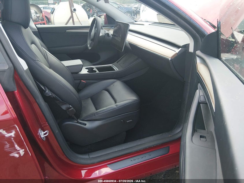 2024 Tesla Model Y Long Range Single Motor Rear-Wheel Drive/Rwd VIN: 7SAYGDED3RF186555 Lot: 45660934