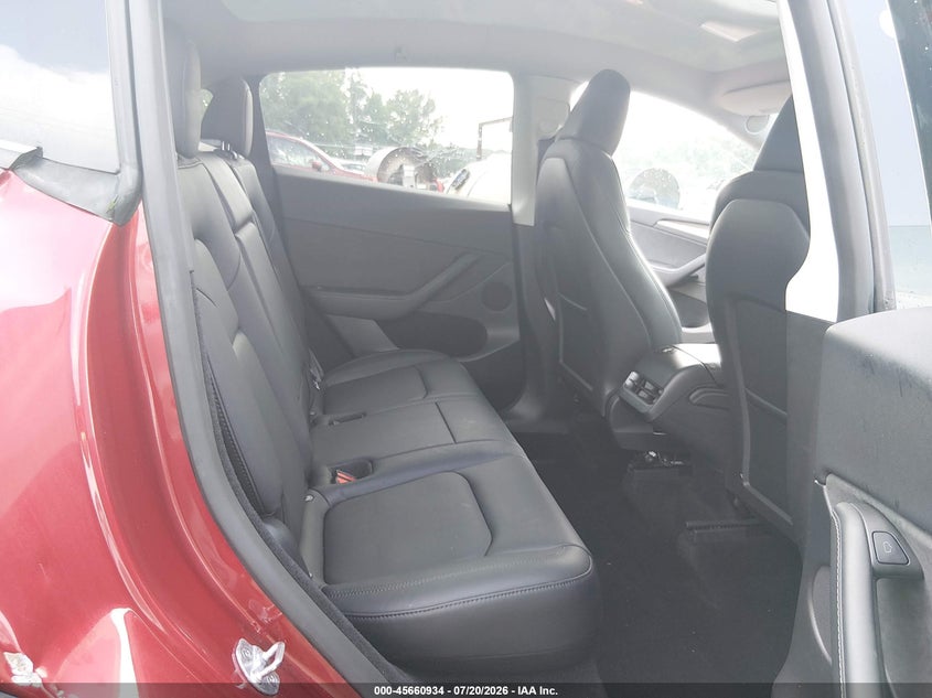 2024 Tesla Model Y Long Range Single Motor Rear-Wheel Drive/Rwd VIN: 7SAYGDED3RF186555 Lot: 45660934
