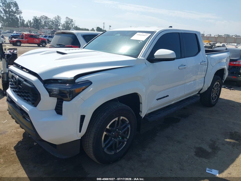 2024 Toyota Tacoma, Right Front, IAAI, VIN 3TMLB5JN4RM039098 — photo 2
