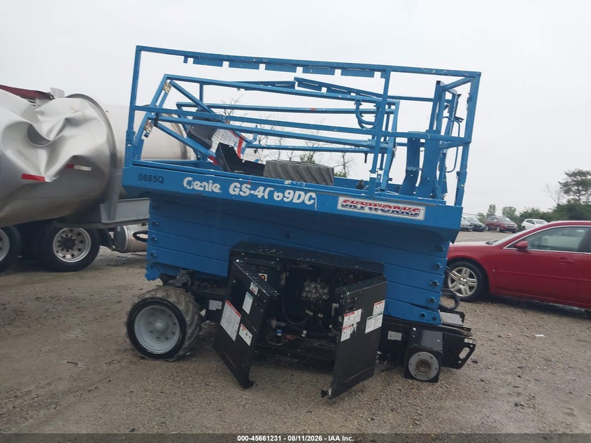 2016 GENIE GS-4069 SCISSOR LIFT auction photo 3