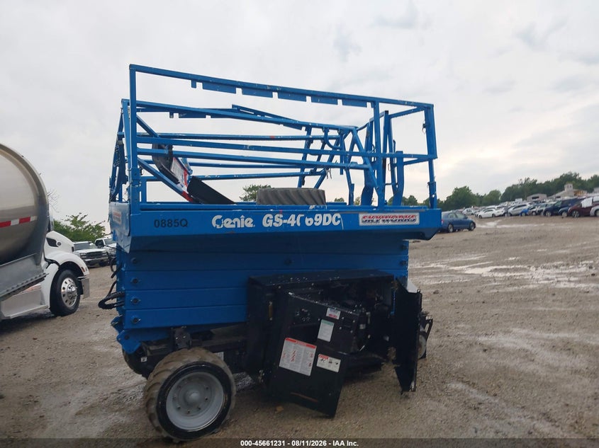 2016 GENIE GS-4069 SCISSOR LIFT auction photo 4