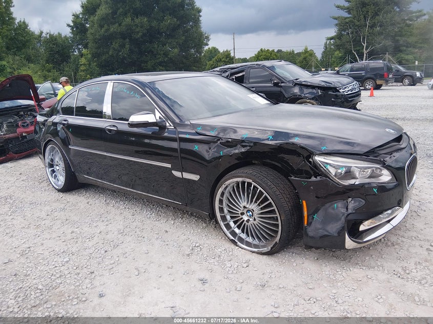 2013 BMW 750I — zdjęcie z aukcji