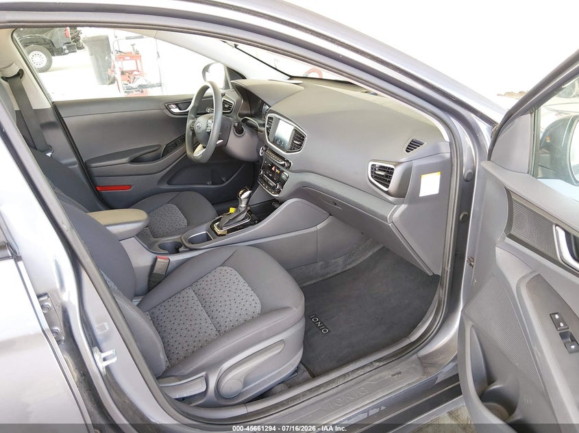 2018 HYUNDAI IONIQ HYBRID auction photo 5