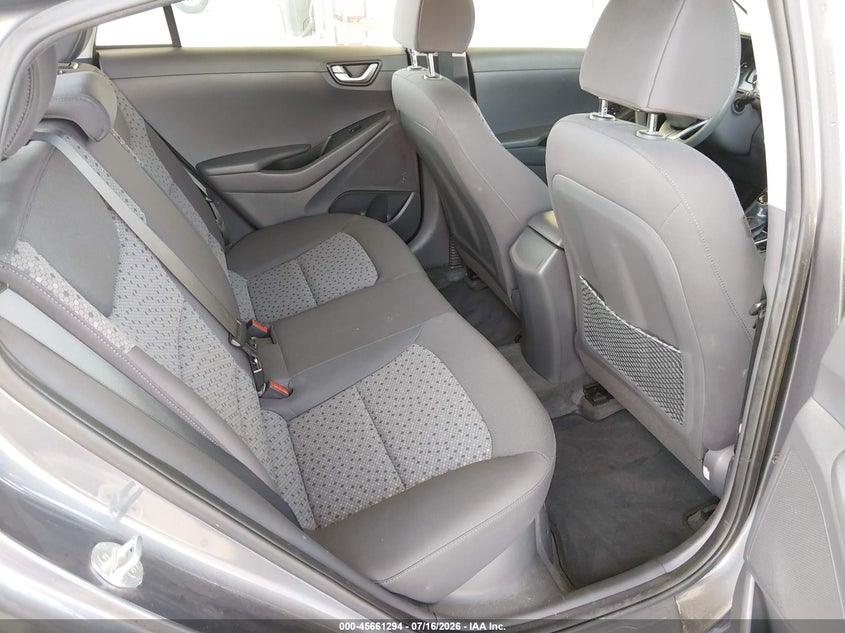 2018 HYUNDAI IONIQ HYBRID auction photo 8