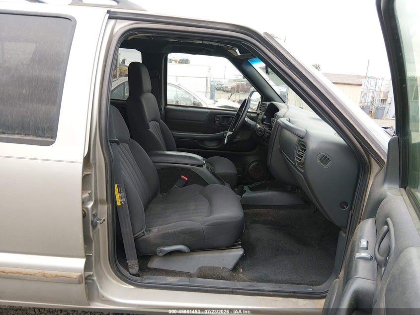 2003 CHEVROLET BLAZER auction photo 5