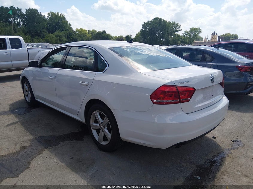 2015 Volkswagen Passat 1.8T Limited Edition VIN: 1VWAS7A39FC089717 Lot: 45661528