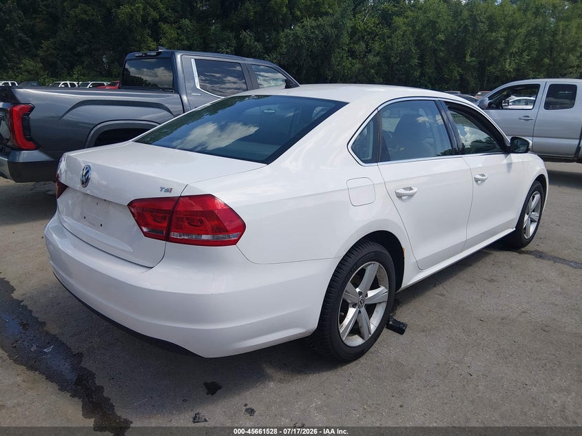 2015 Volkswagen Passat 1.8T Limited Edition VIN: 1VWAS7A39FC089717 Lot: 45661528
