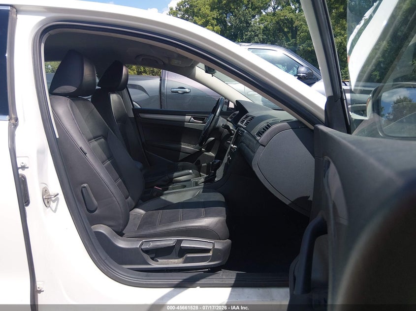 2015 Volkswagen Passat 1.8T Limited Edition VIN: 1VWAS7A39FC089717 Lot: 45661528