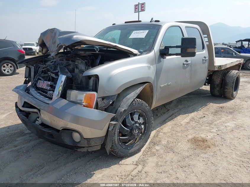 2012 GMC Sierra, Front End, IAAI, VIN 1GT424C8XCF166306 — photo 2